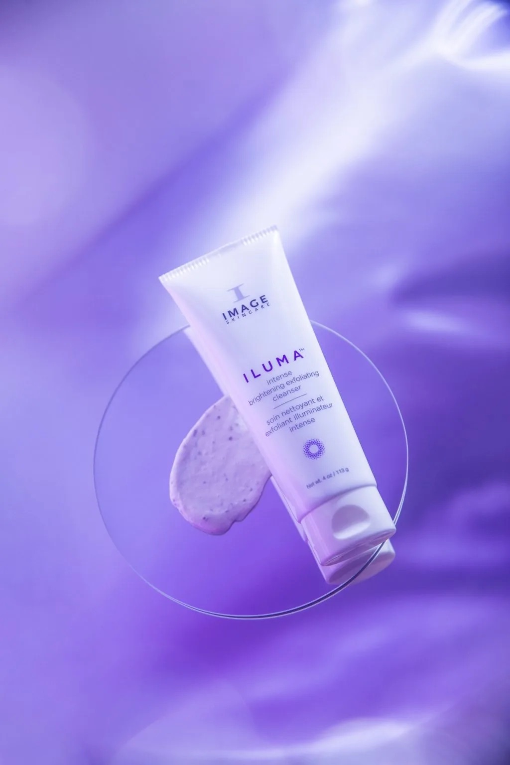 Sữa rửa mặt Iluma Intense Brightening Exfoliating Cleanser